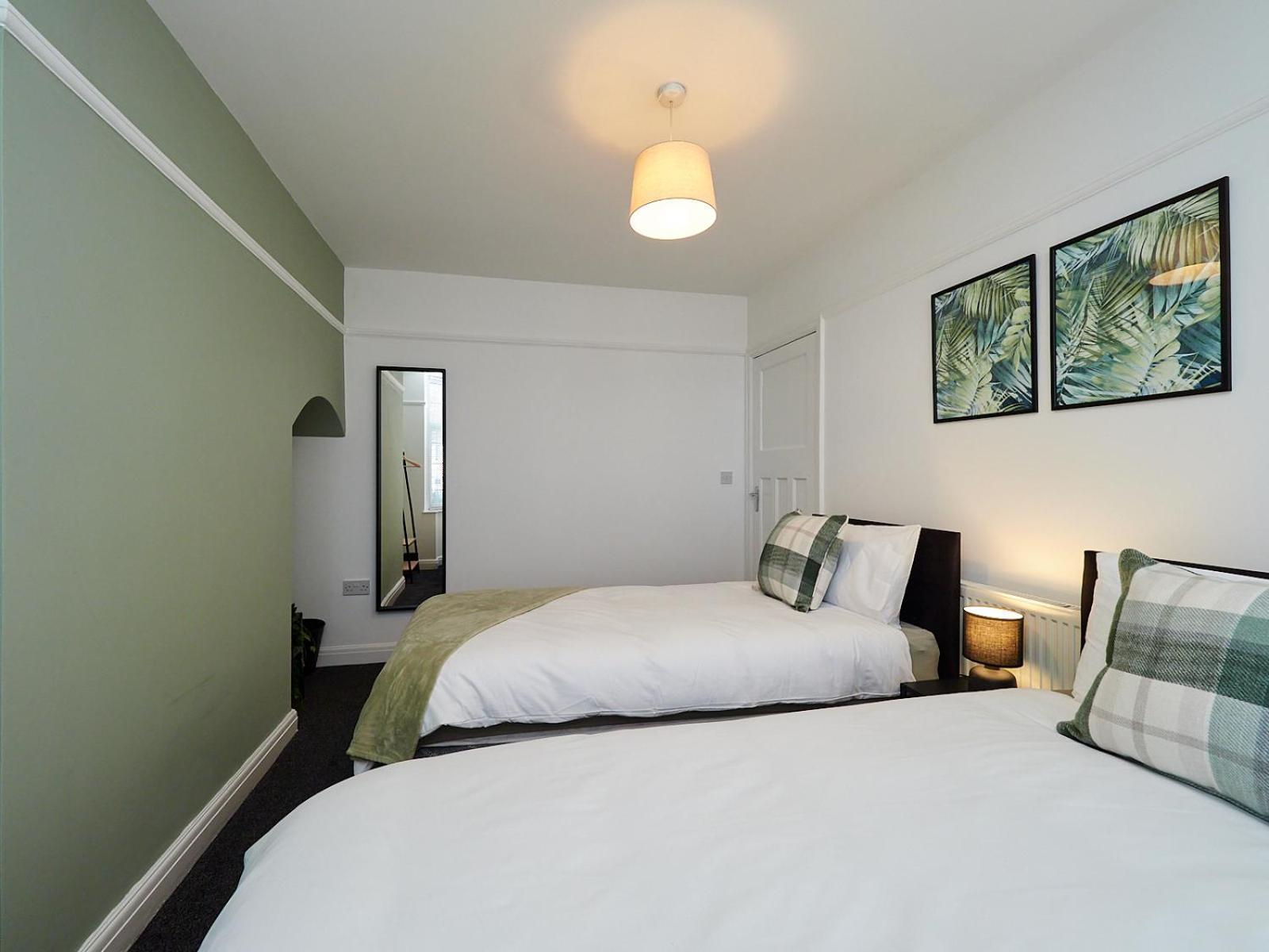 Holiday home B26-contractors-hs2-nec-bhx Guests Birmingham